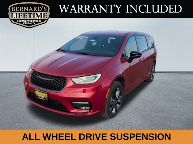 2026 Chrysler Pacifica Select's photo