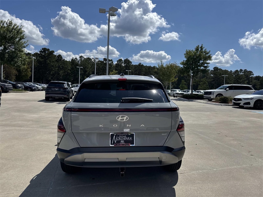 2026 Hyundai Kona SEL photo 2