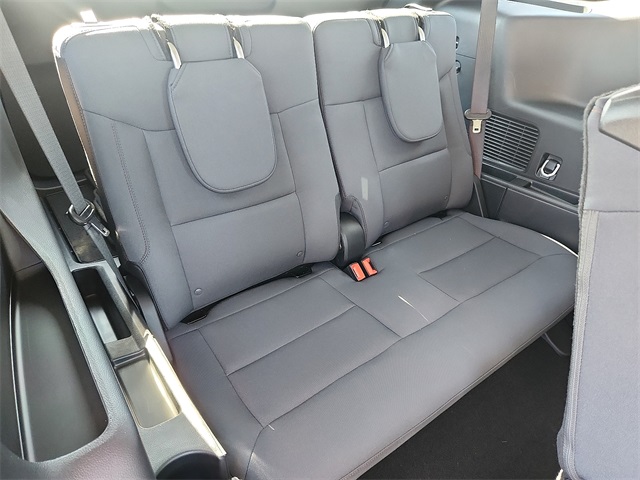 2025 Ford Explorer photo 18