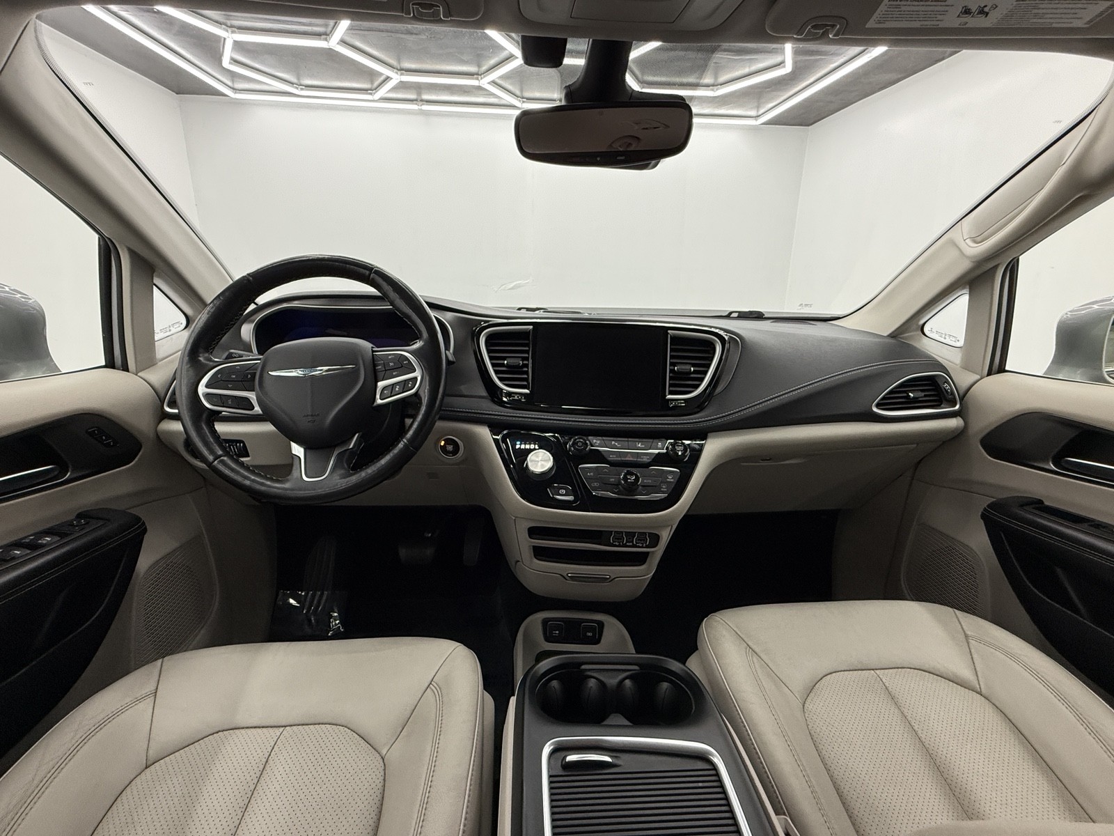 2021 Chrysler Pacifica Hybrid Touring L photo 15