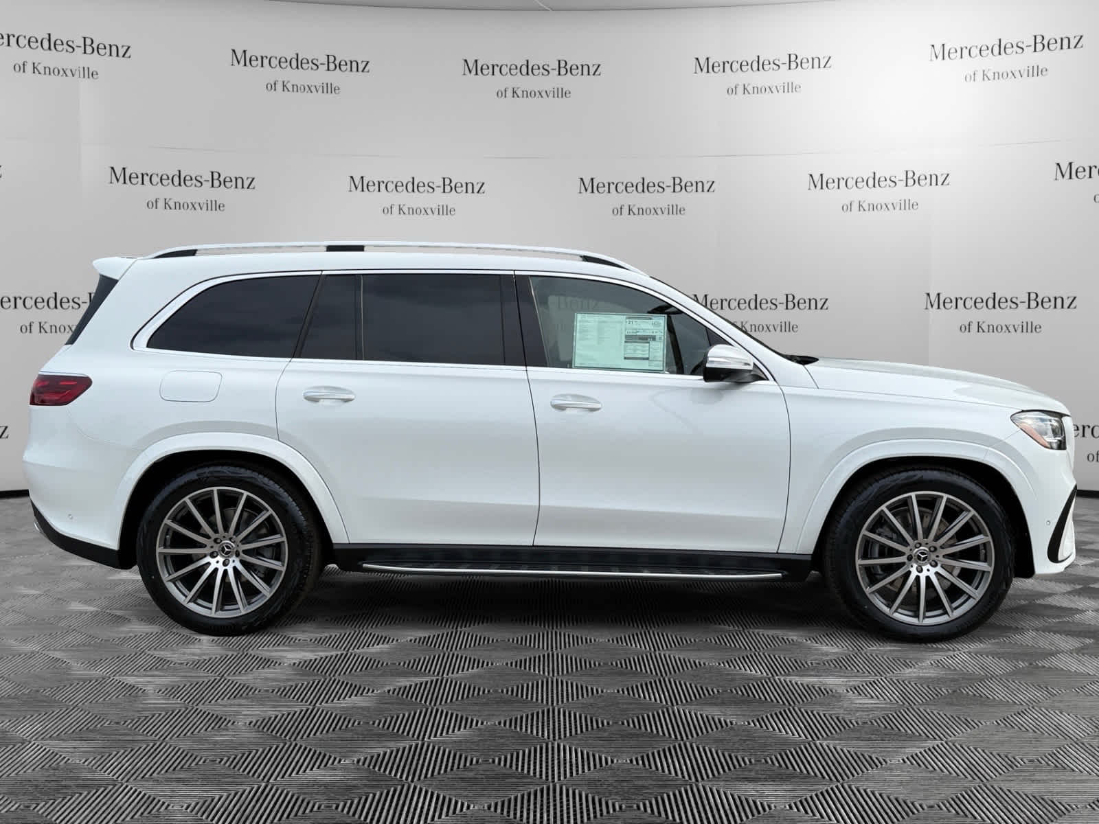 2026 Mercedes Benz GLS 450 4MATIC photo 5
