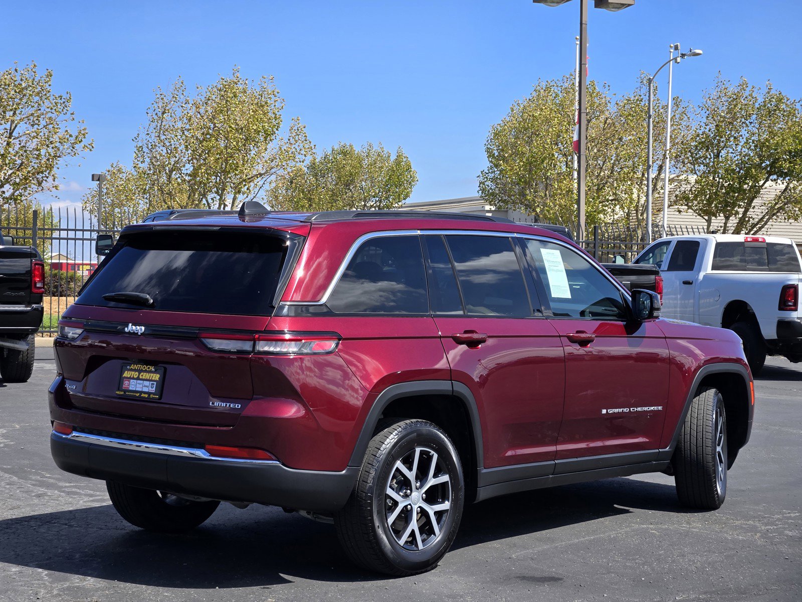 2024 Jeep Grand Cherokee Limited photo 4