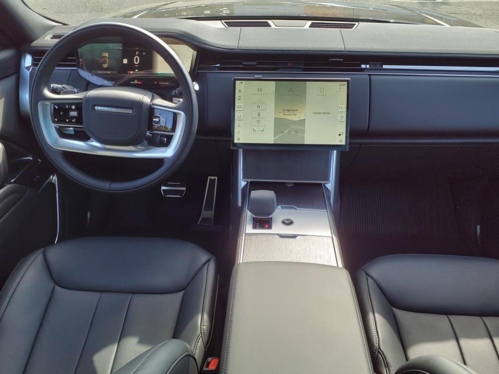 2025 Land Rover Range Rover SE photo 4