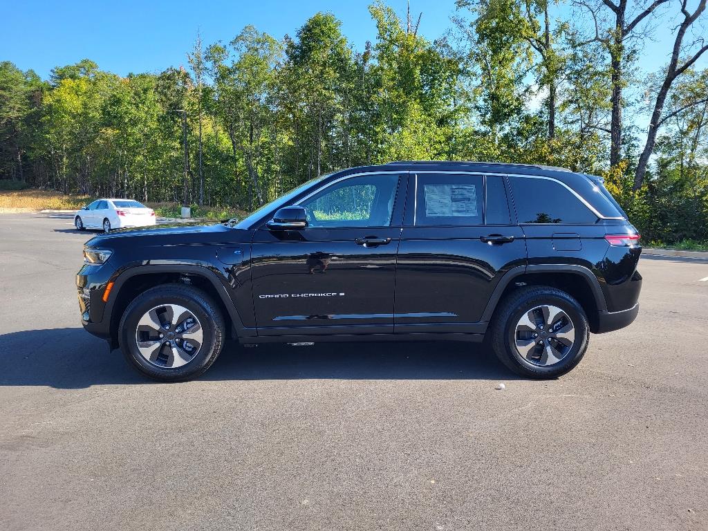 2024 Jeep Cherokee 4xe photo 19