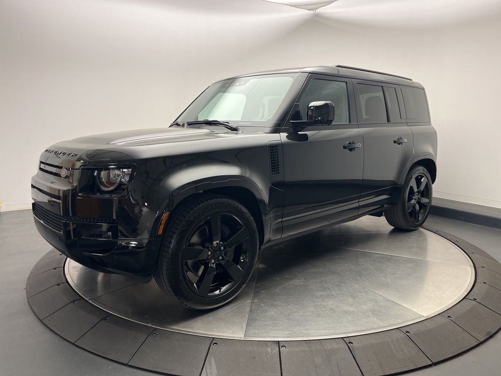 2026 Land Rover Defender X-Dynamic SE's photo