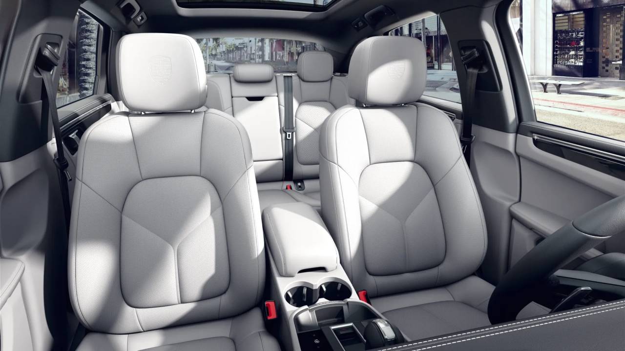 2025 Porsche Macan S photo 6