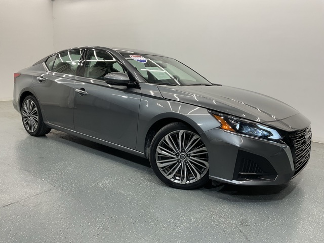 2023 Nissan Altima 2.5 SL photo 2