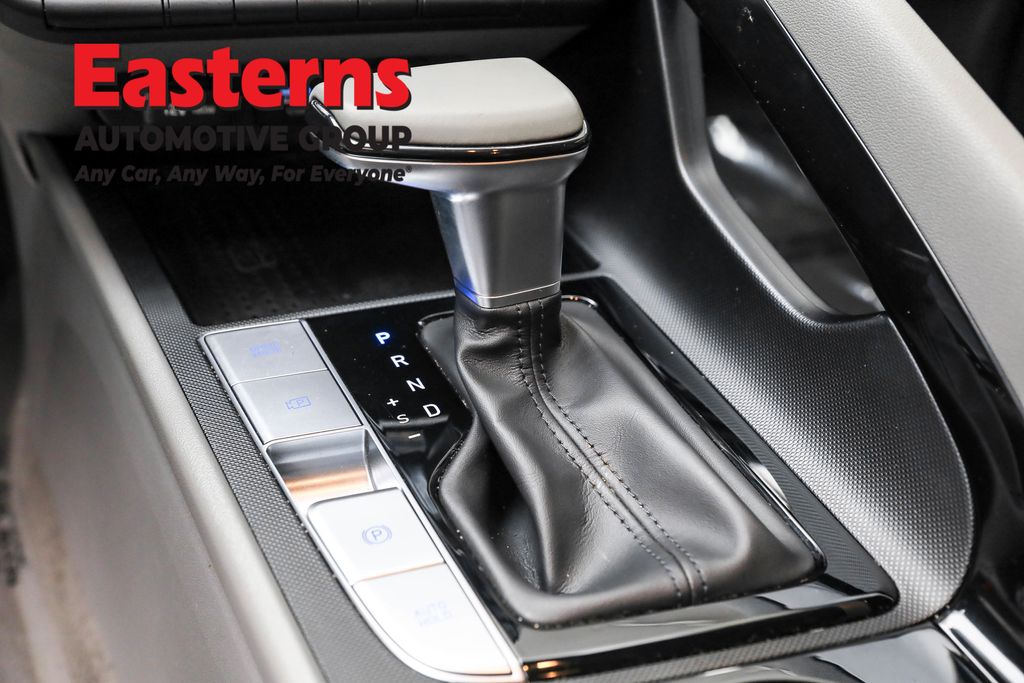 2022 Hyundai Elantra SEL Convenience photo 12