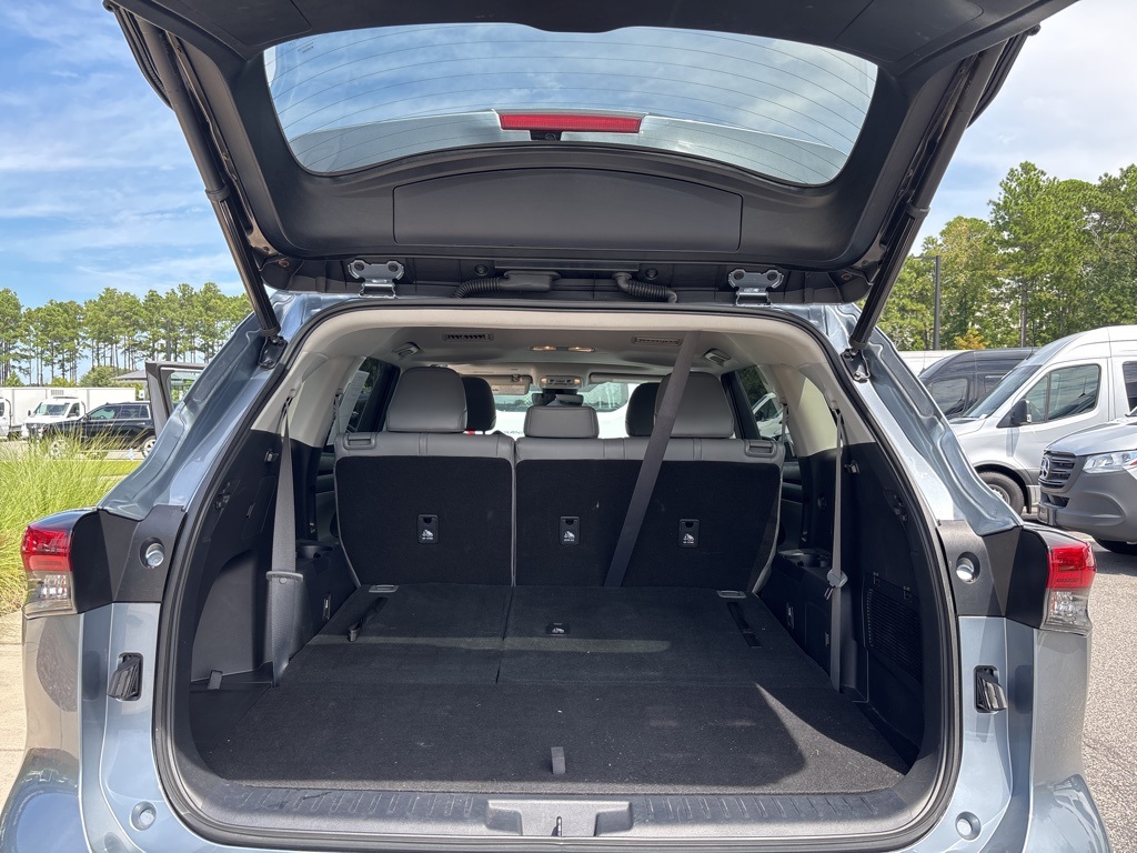 2021 Toyota Highlander XLE photo 13