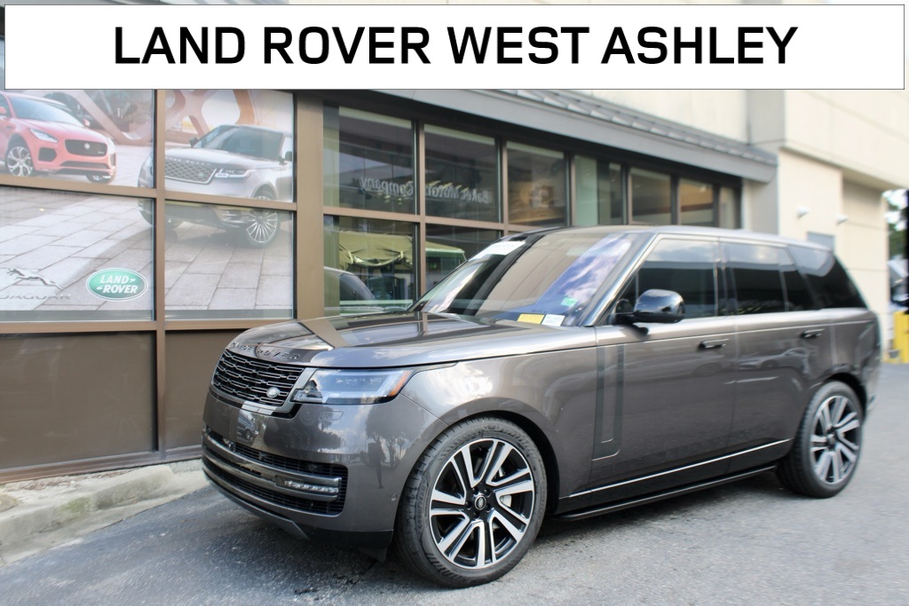 2023 Land Rover Range Rover SE's photo