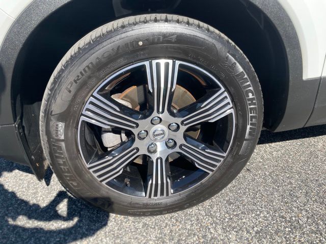 2022 Volvo XC40 T5 Inscription photo 9
