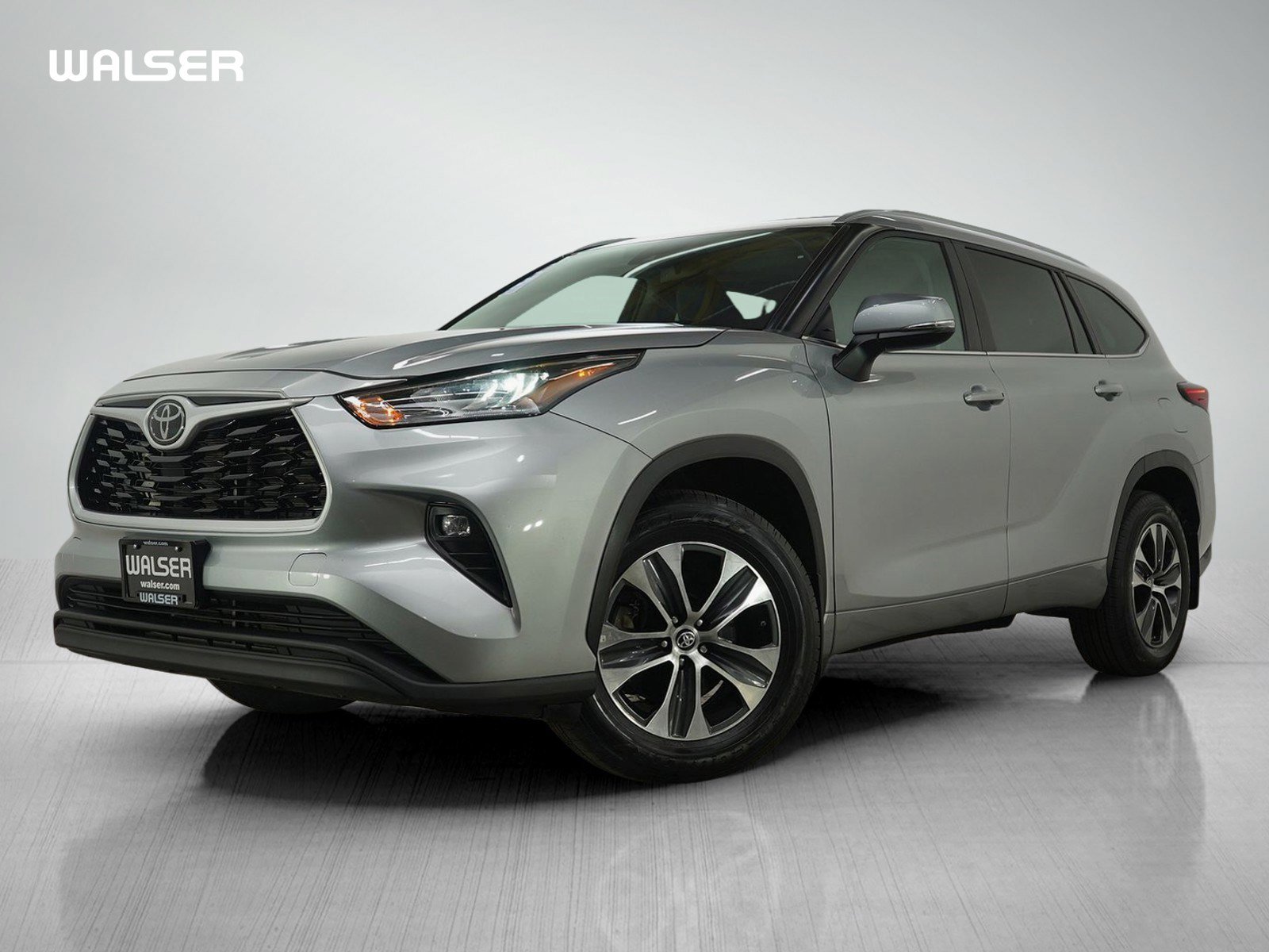 2023 Toyota Highlander XLE's photo