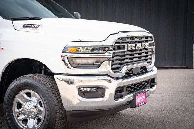 2025 Ram 2500 Tradesman photo 4