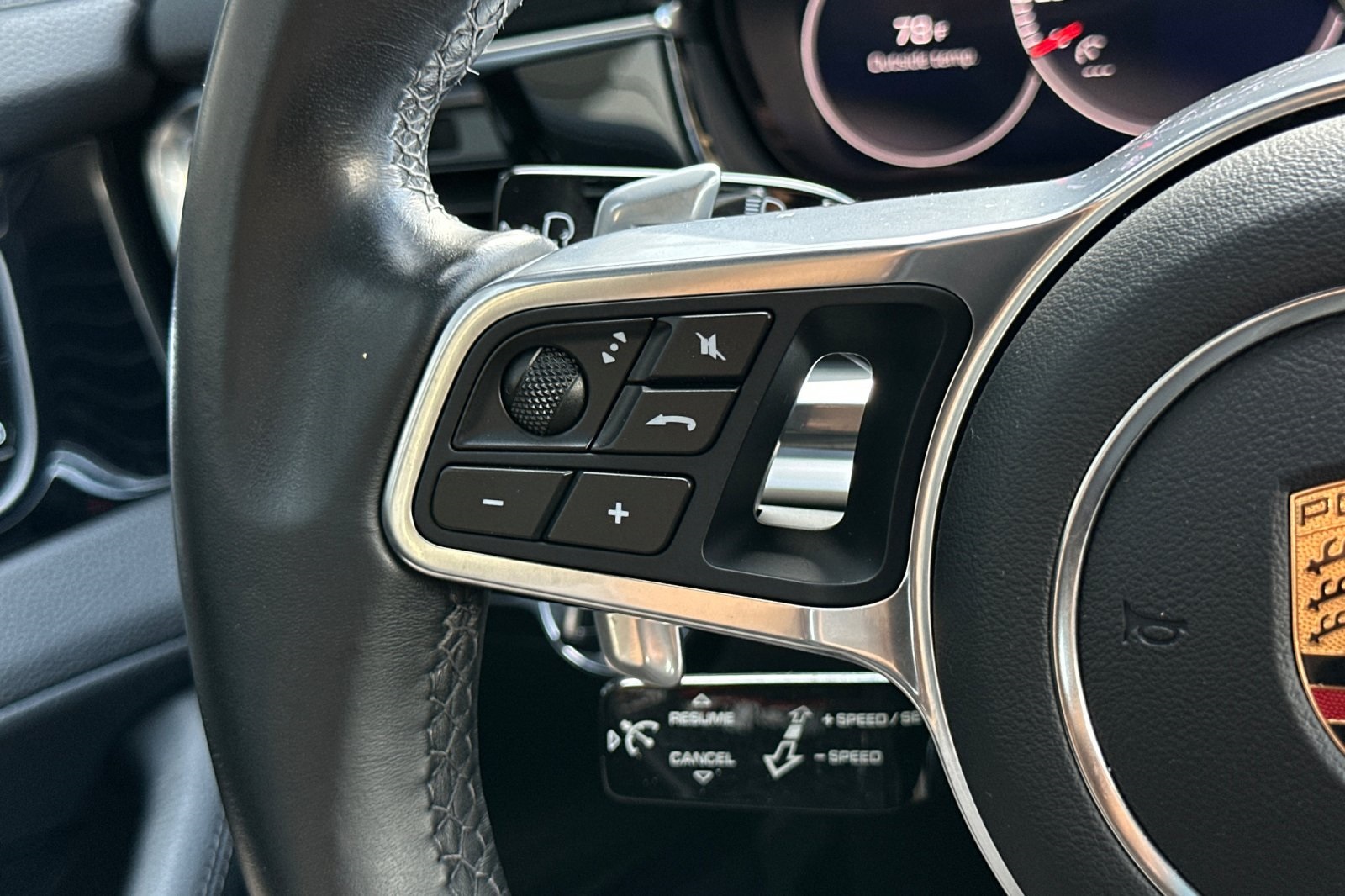 2018 Porsche Panamera 4 photo 29