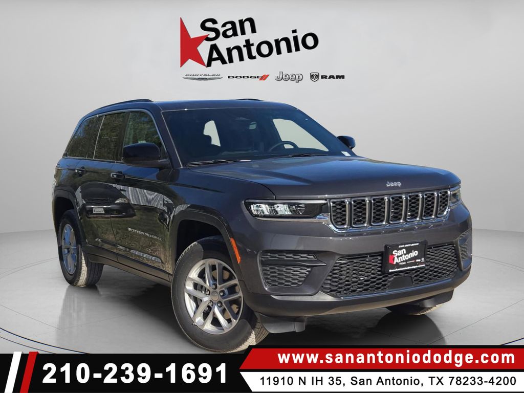 2025 Jeep Grand Cherokee Laredo's photo