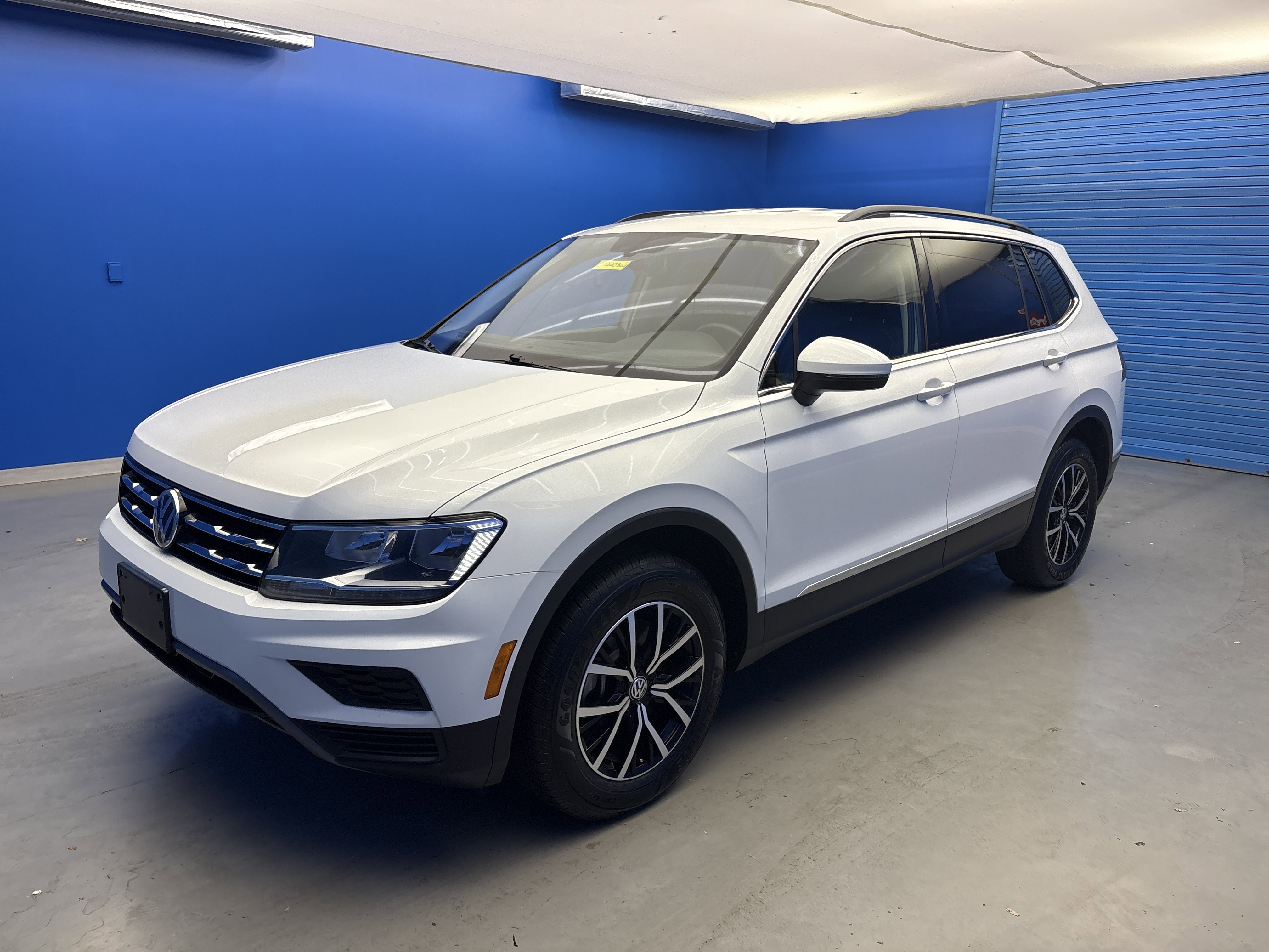 2021 Volkswagen Tiguan SE photo 3