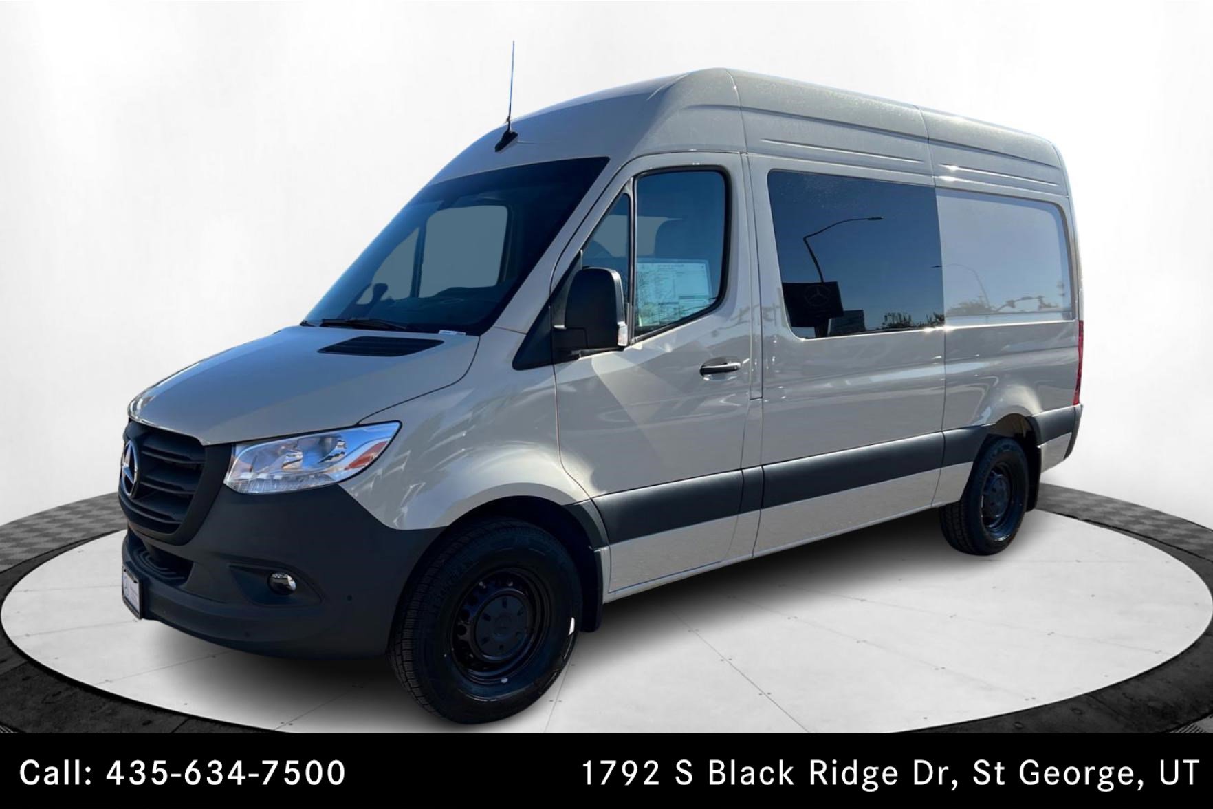 2025 Mercedes-Benz Sprinter Crew Van Base's photo