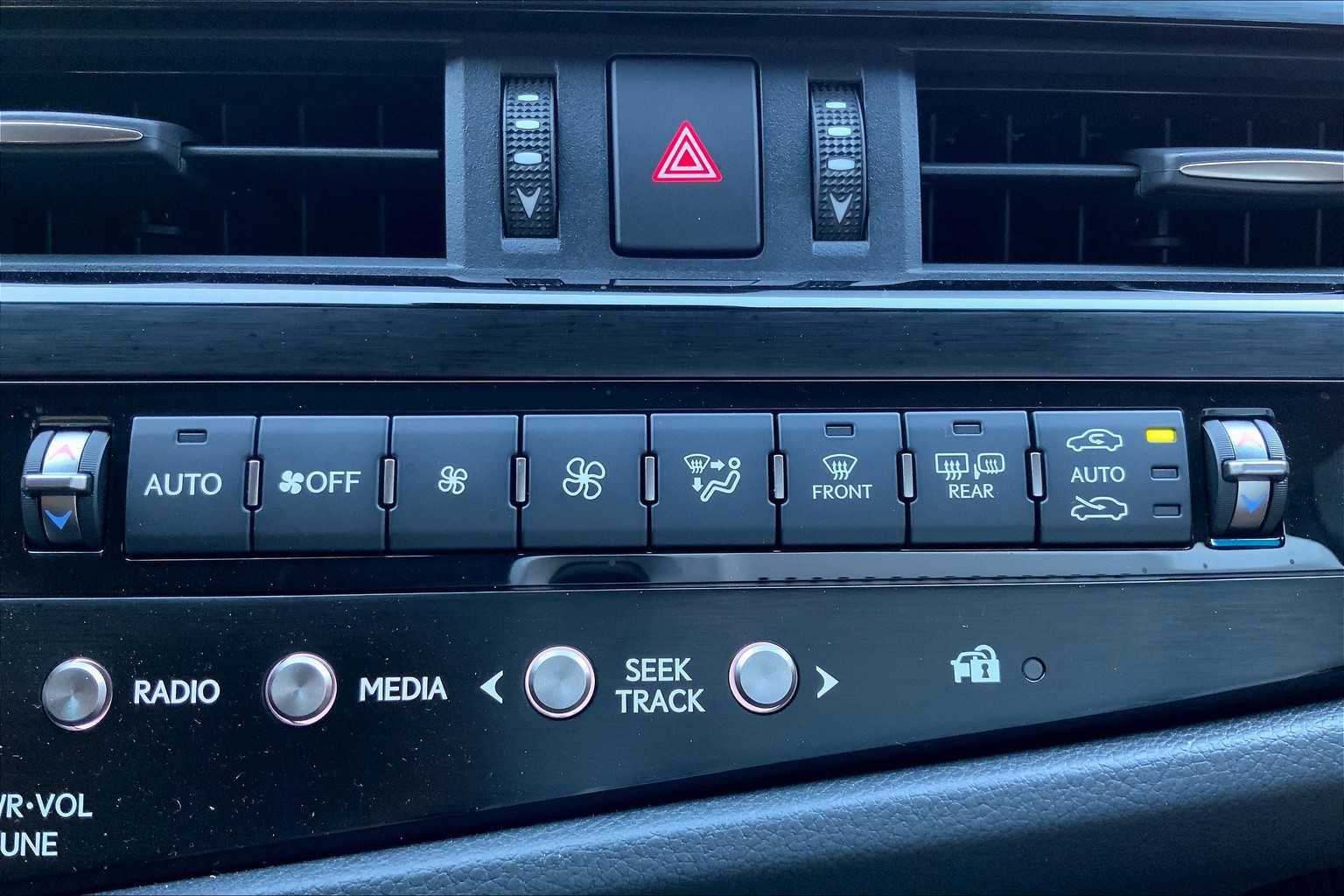 2025 Lexus ES 350 Ultra Luxury photo 31