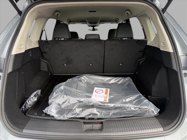 2025 Nissan Rogue SV photo 19