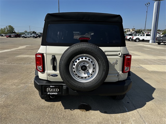 2025 Ford Bronco Base photo 8