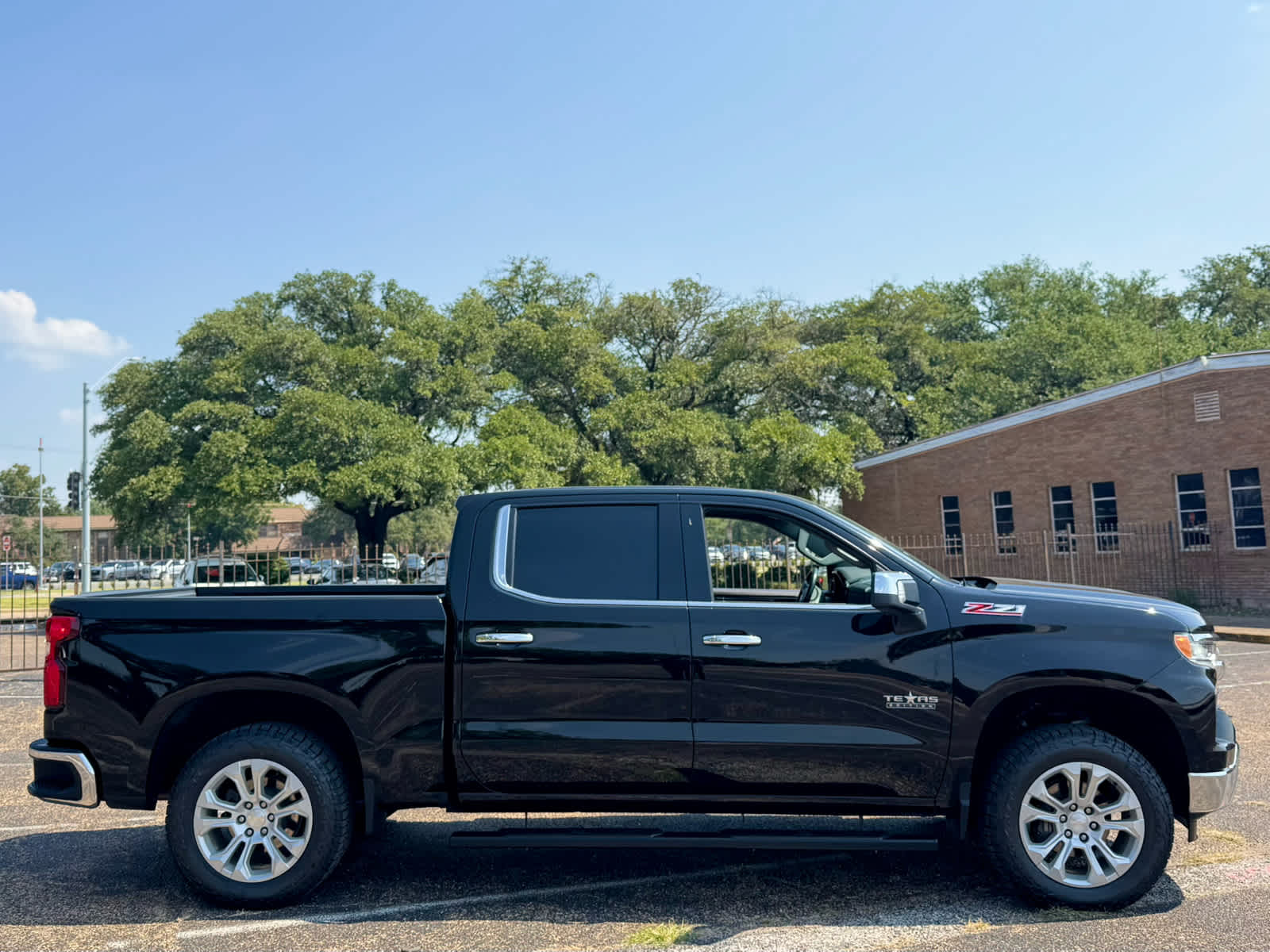 2022 Chevrolet Silverado 1500 LTZ photo 6