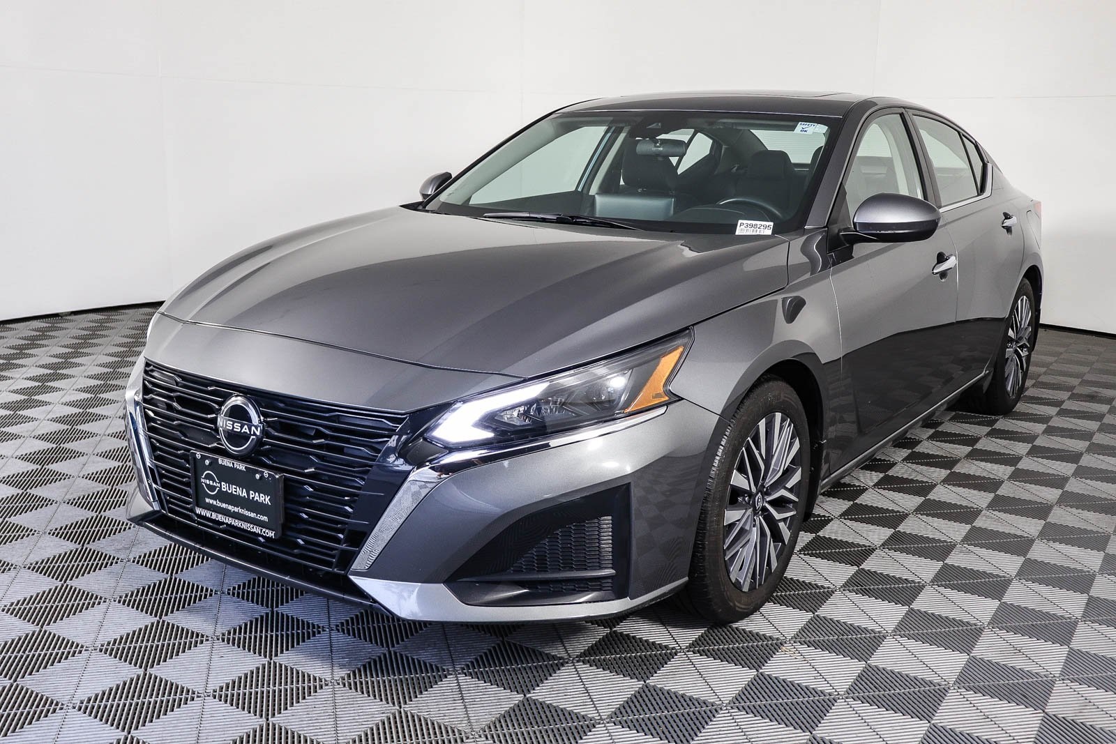 2023 Nissan Altima 2.5 SV photo 3