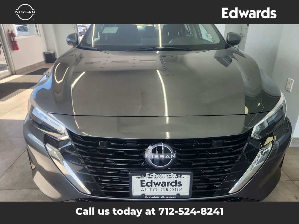 2025 Nissan Sentra SV photo 3