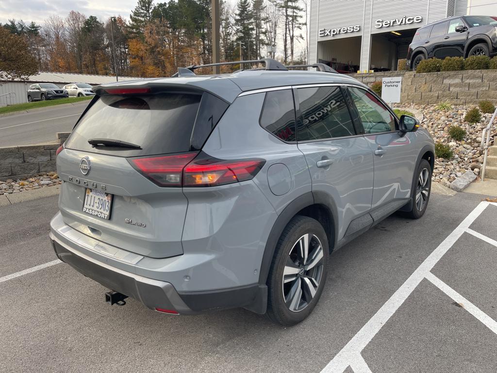 2024 Nissan Rogue SL photo 2
