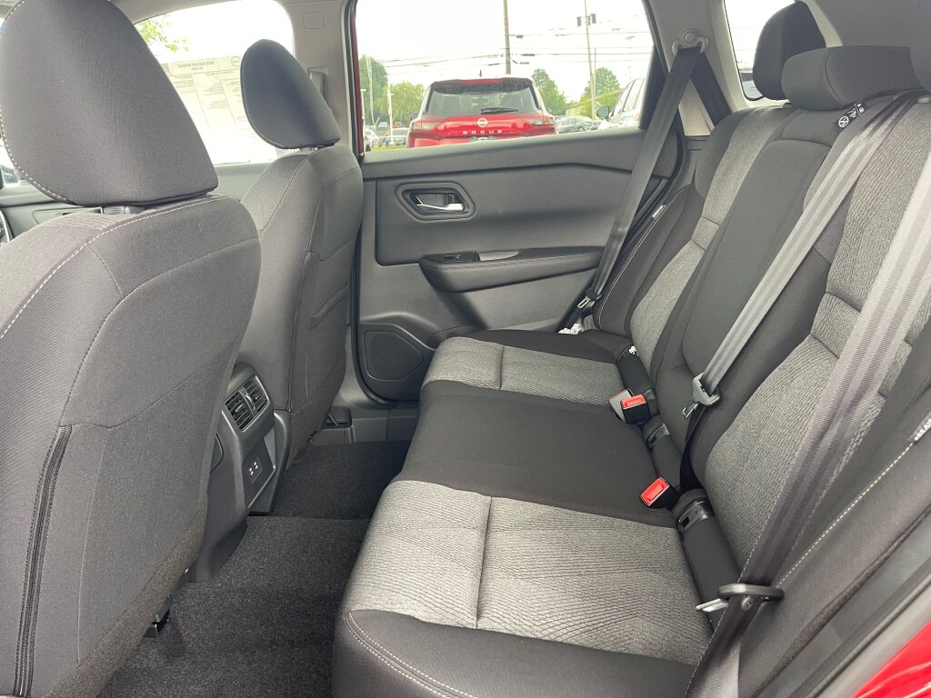 2026 Nissan Rogue SV photo 12