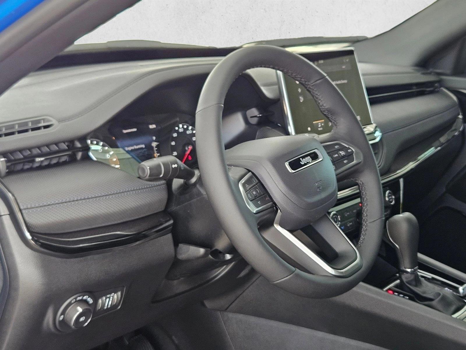 2026 Jeep Compass Latitude photo 3