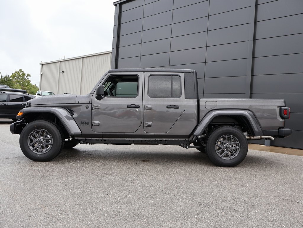 2025 Jeep Gladiator Sport S photo 2