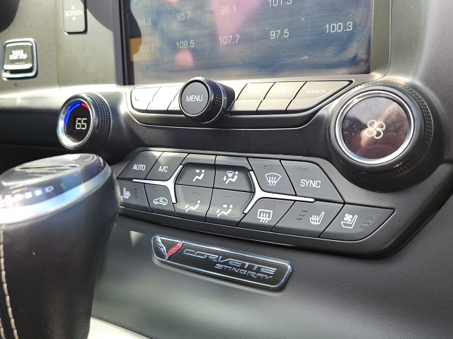 2015 Chevrolet Corvette Stingray Z51 3LT photo 33