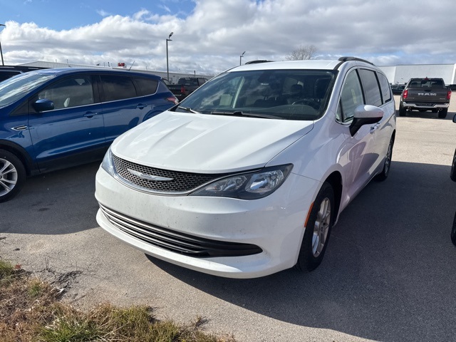 2020 Chrysler Voyager LXi photo 3