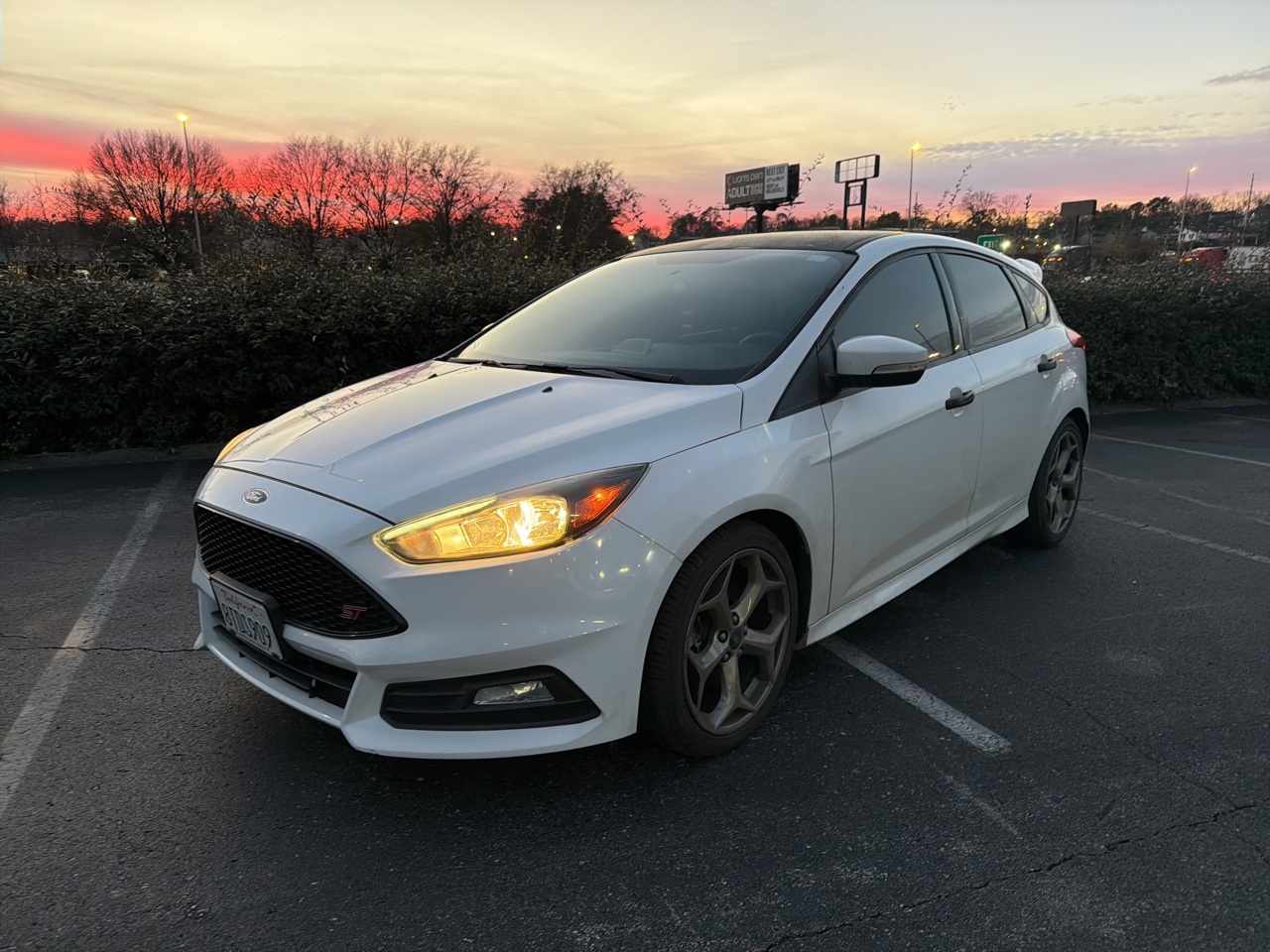 2018 Ford Focus ST's photo