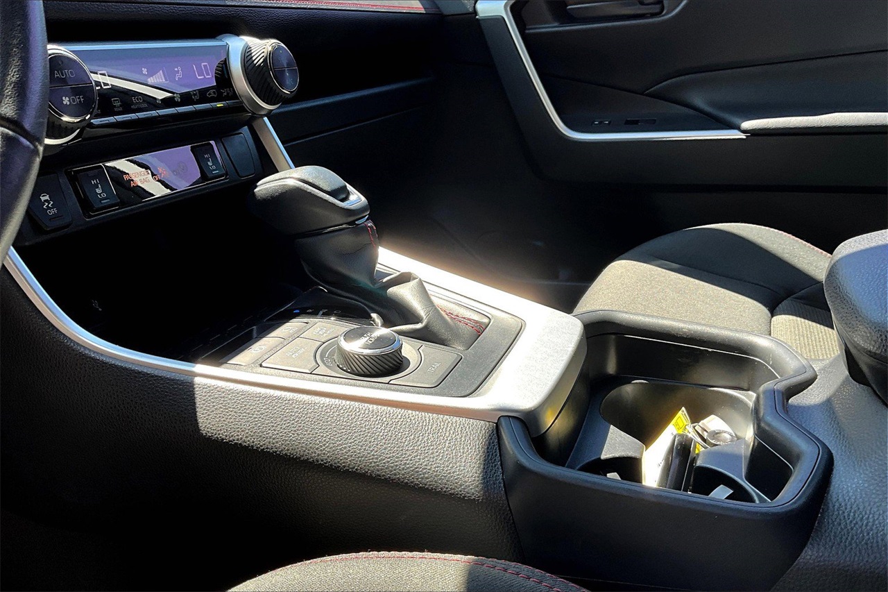 2021 Toyota RAV4 Prime XLE Premium photo 28