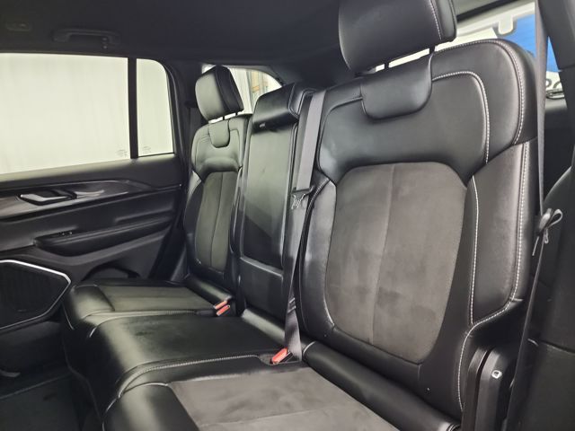 2022 Jeep Grand Cherokee Altitude photo 29