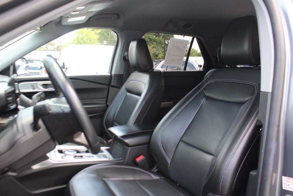 2022 Ford Explorer Limited photo 2