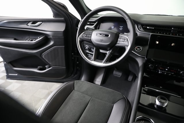2025 Jeep Grand Cherokee Altitude X photo 18