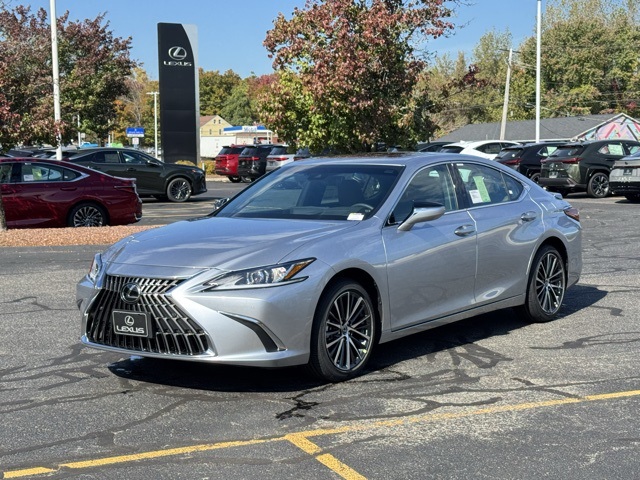 2025 Lexus ES 350's photo
