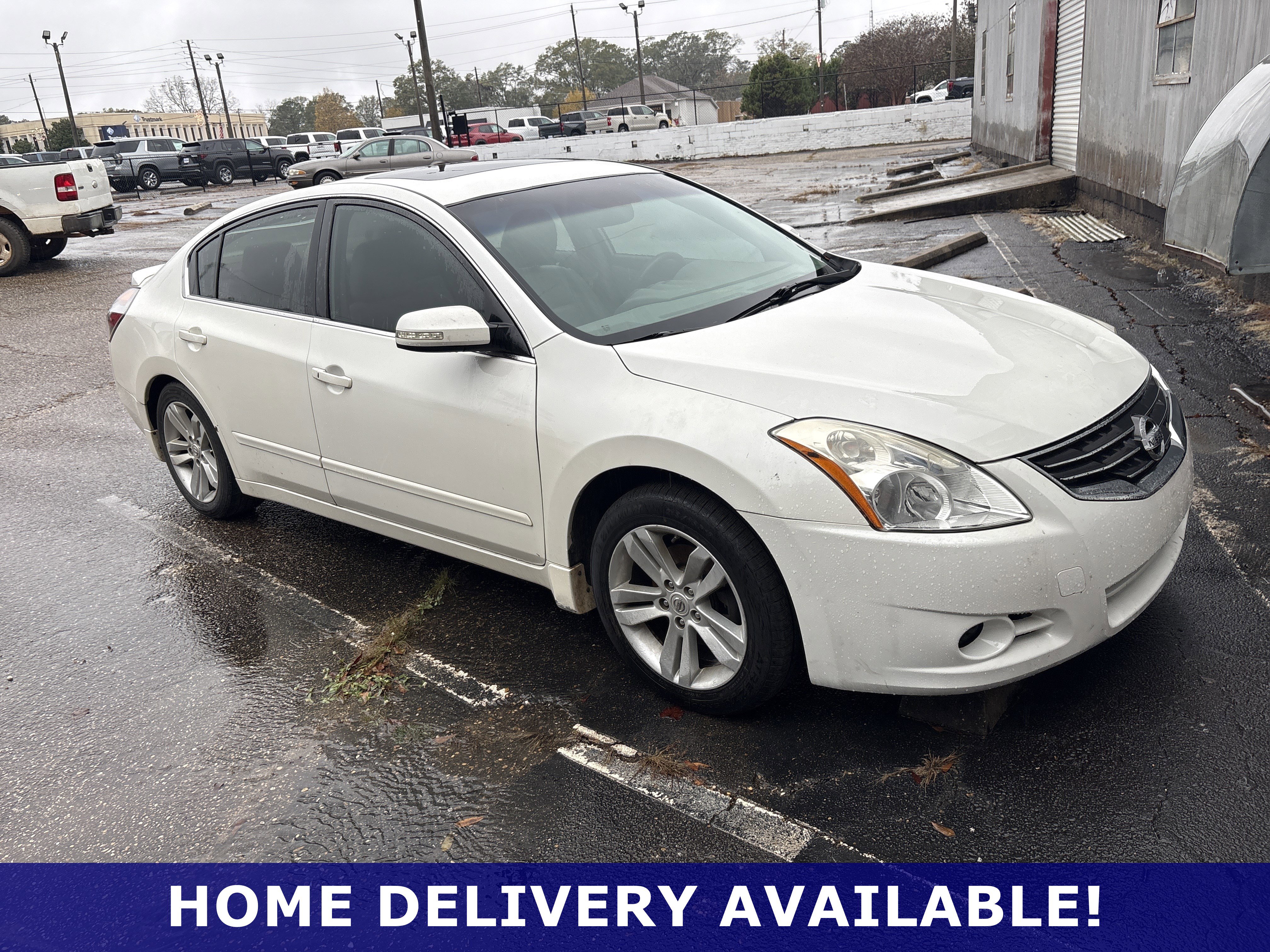 2012 Nissan Altima SR's photo
