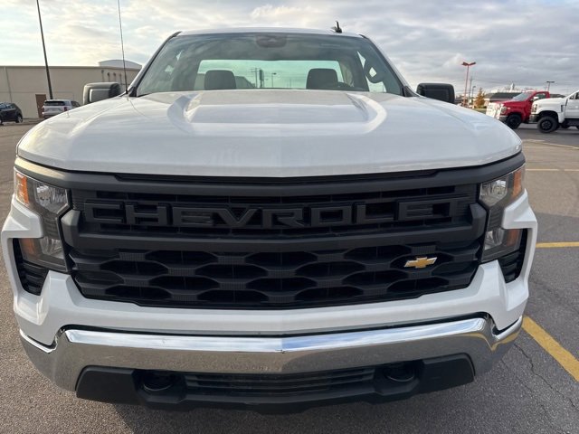 2024 Chevrolet Silverado 1500 photo 2