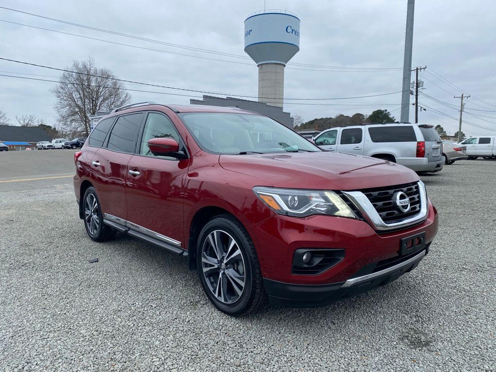 2020 Nissan Pathfinder Platinum's photo