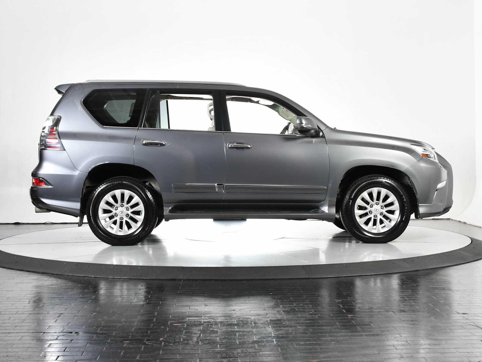 2016 Lexus GX 460 photo 6