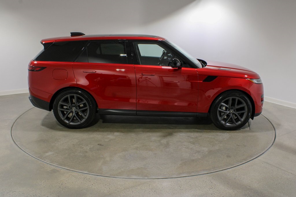 2025 Land Rover Range Rover Sport SE photo 6