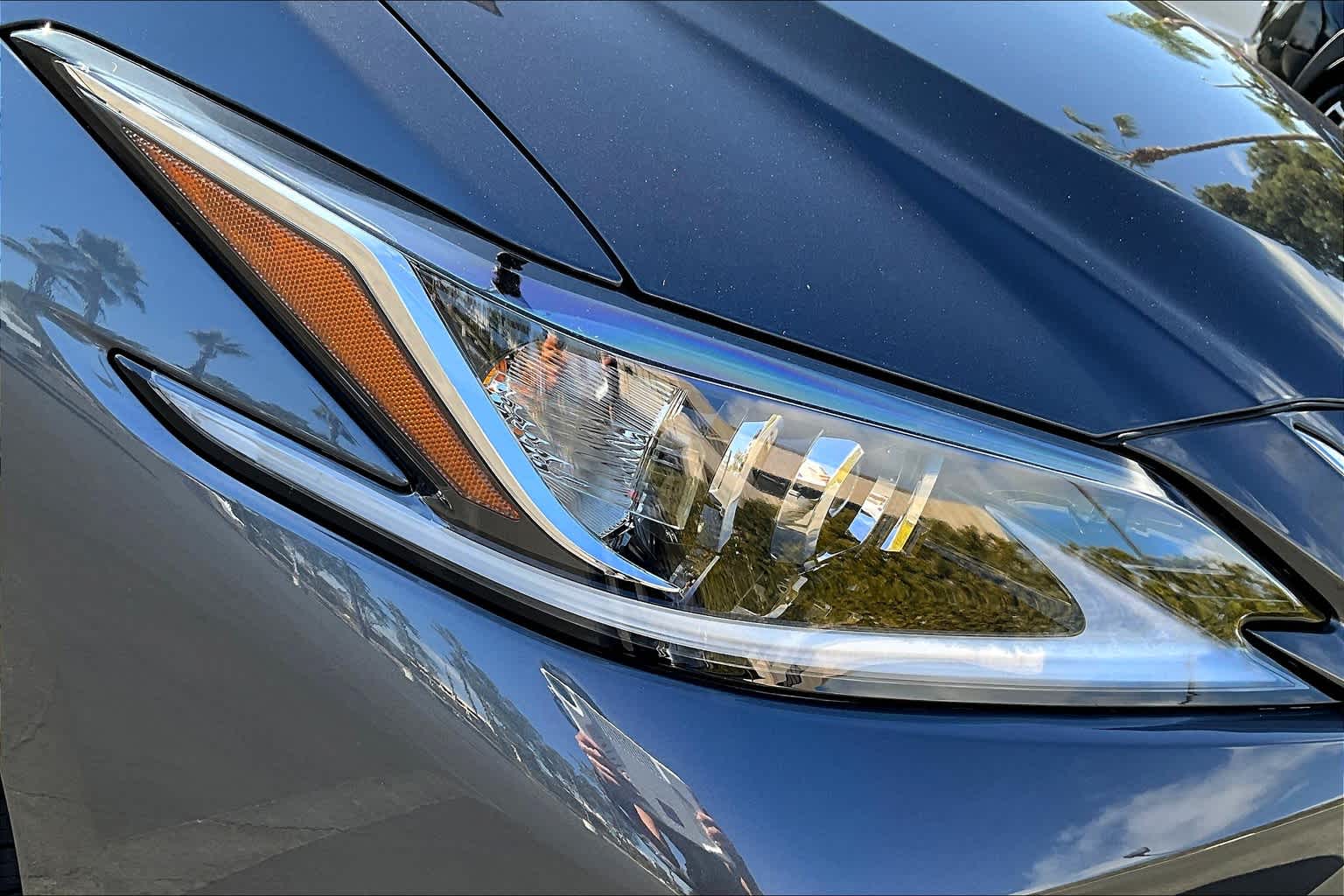 2025 Lexus ES 350 photo 21