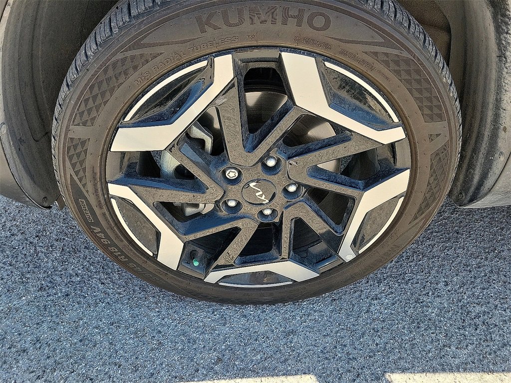2024 Kia Seltos SX photo 9