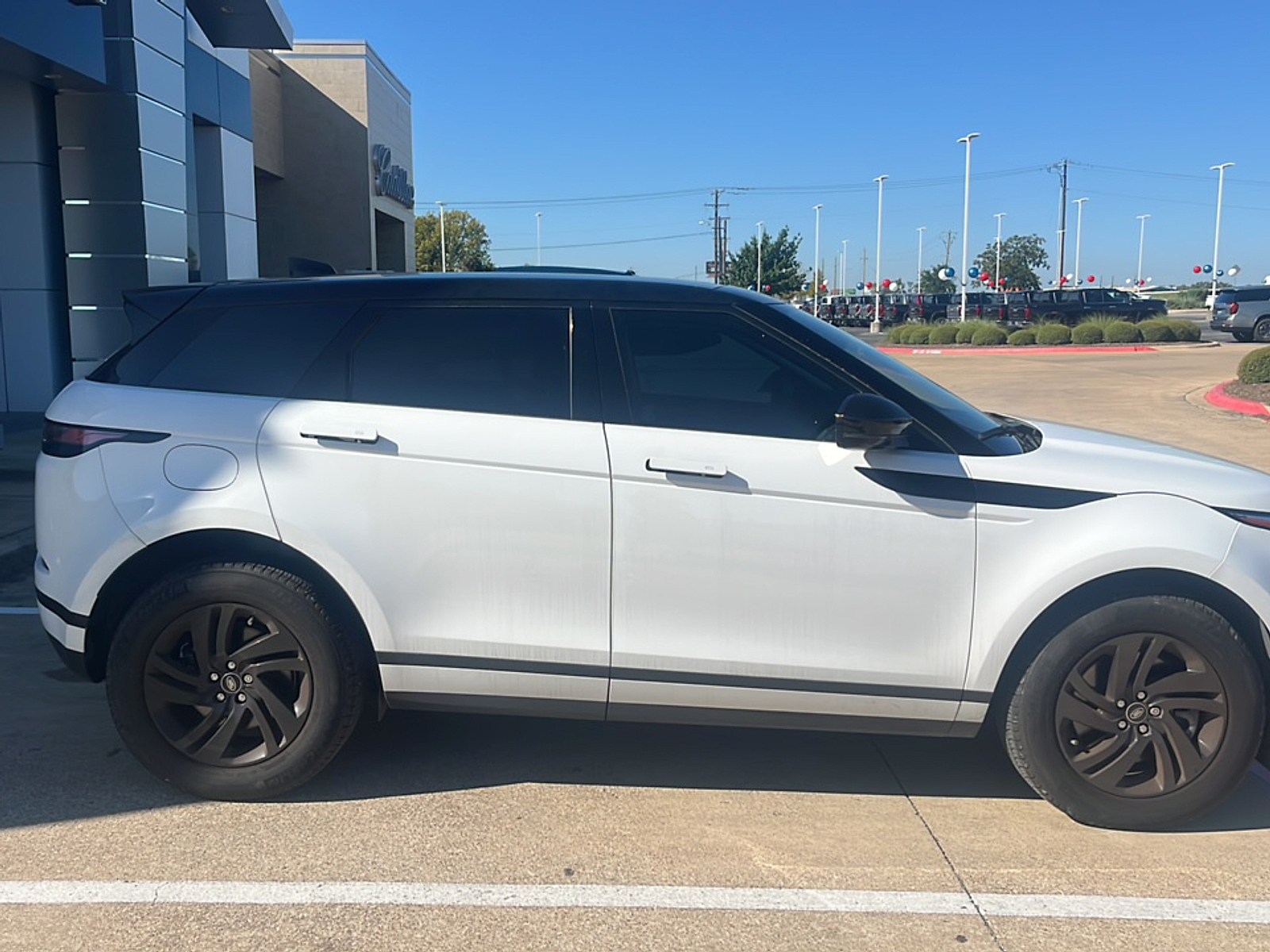 2023 Land Rover Range Rover Evoque S photo 4