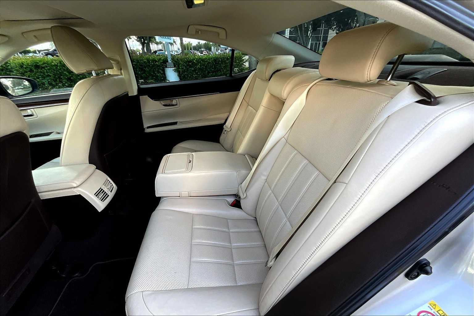 2017 Lexus ES 350 photo 20