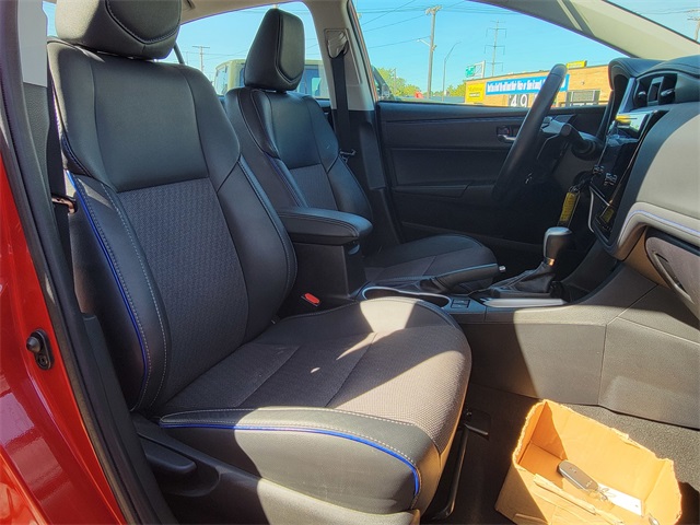 2018 Toyota Corolla SE photo 19