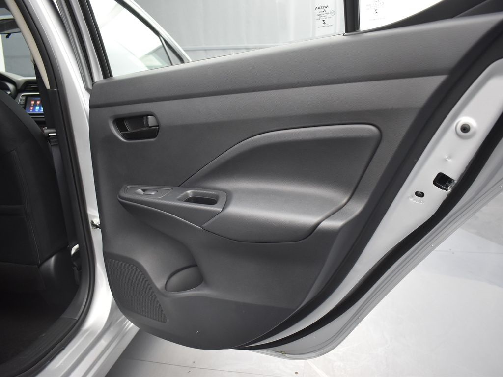2025 Nissan Versa 1.6 S photo 20